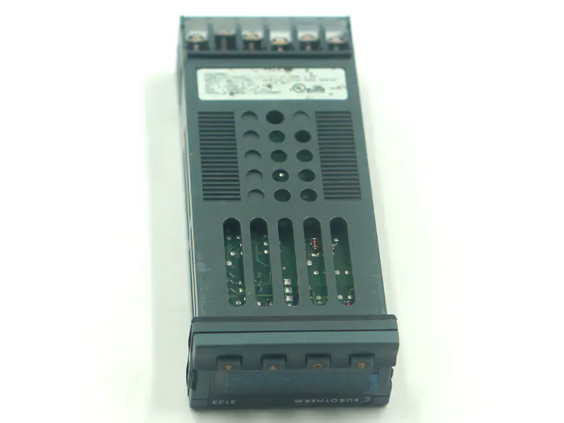 EUROTHERM 2132/CC/VH/ENG Temperature Controller